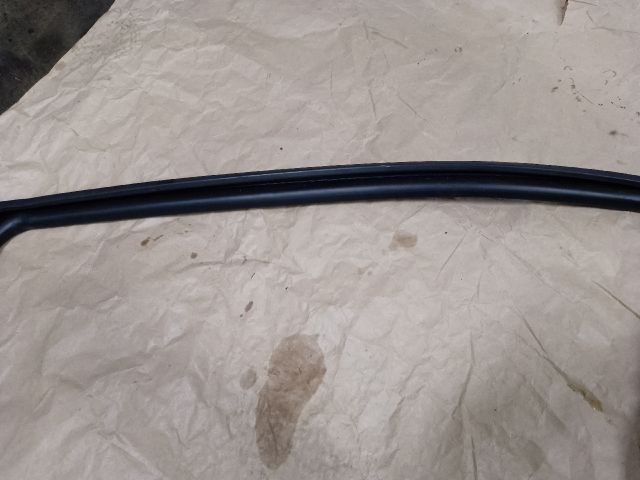 bontott TOYOTA YARIS Jobb hátsó Ablakvezető Gumi