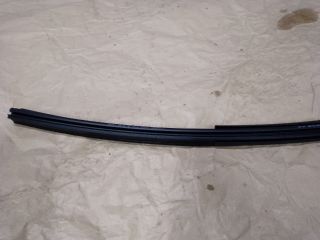 bontott TOYOTA YARIS Jobb hátsó Ablakvezető Gumi