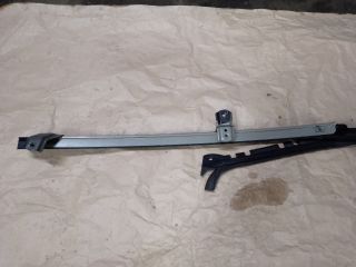 bontott TOYOTA YARIS Jobb hátsó Ablakvezető Gumi