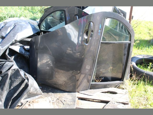 bontott TOYOTA YARIS Jobb hátsó Ajtó (Részeivel)