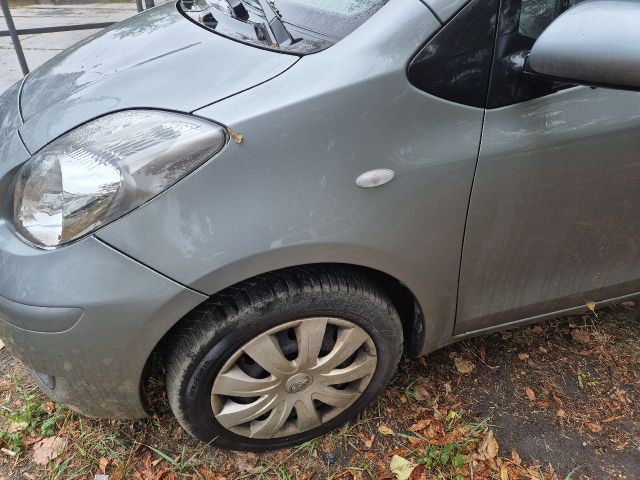 bontott TOYOTA YARIS Jobb hátsó Ajtó (Részeivel)