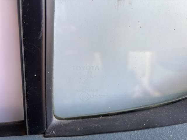 bontott TOYOTA YARIS Jobb hátsó Ajtó (Üres lemez)