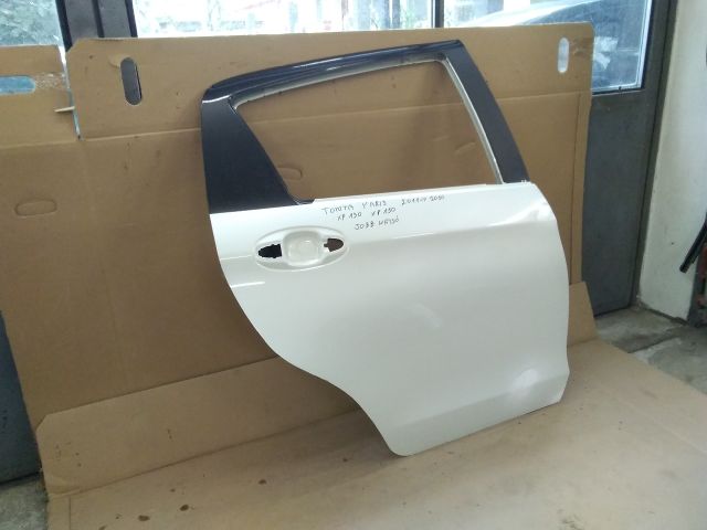 bontott TOYOTA YARIS Jobb hátsó Ajtó (Üres lemez)