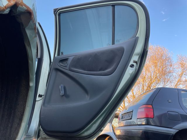 bontott TOYOTA YARIS Jobb hátsó Ajtó (Üres lemez)