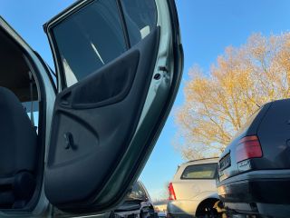 bontott TOYOTA YARIS Jobb hátsó Ajtó (Üres lemez)