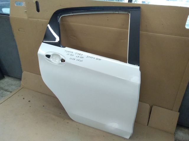 bontott TOYOTA YARIS Jobb hátsó Ajtó (Üres lemez)
