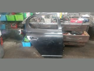 bontott TOYOTA YARIS Jobb hátsó Ajtó (Üres lemez)