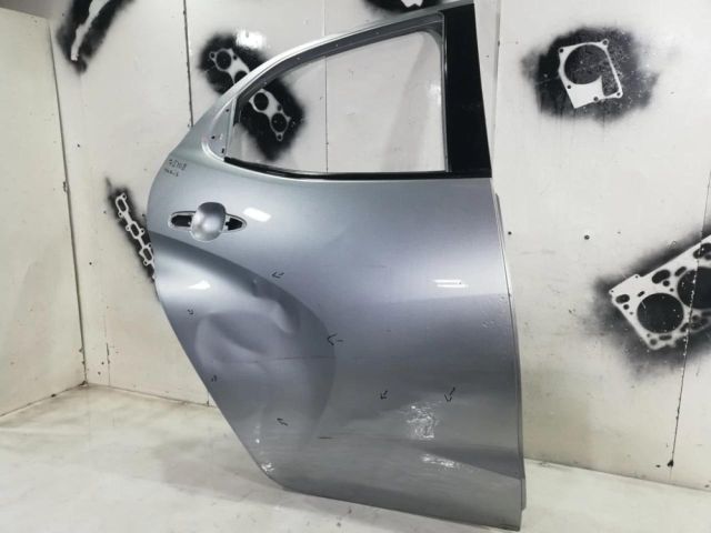 bontott TOYOTA YARIS Jobb hátsó Ajtó (Üres lemez)