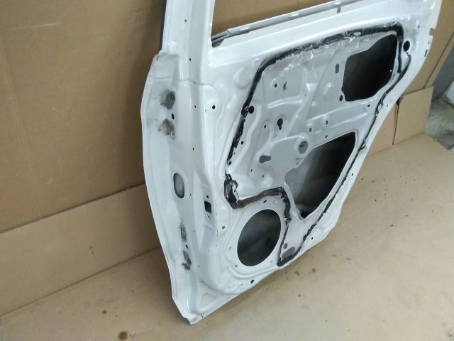 bontott TOYOTA YARIS Jobb hátsó Ajtó (Üres lemez)