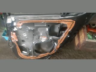 bontott TOYOTA YARIS Jobb hátsó Ajtó (Üres lemez)