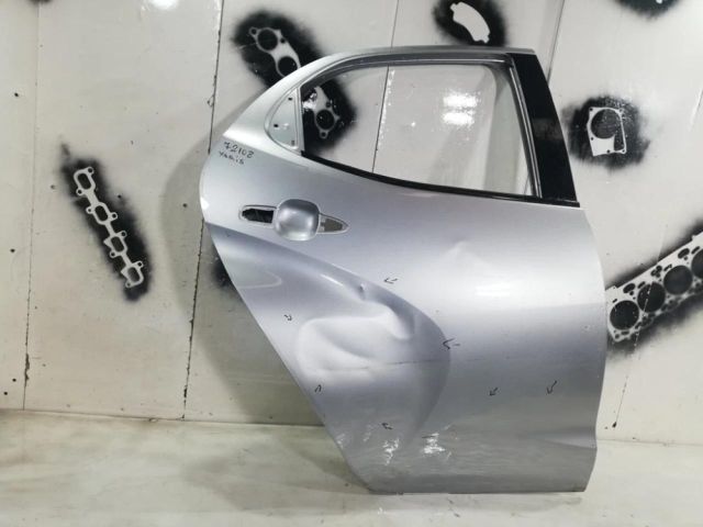 bontott TOYOTA YARIS Jobb hátsó Ajtó (Üres lemez)