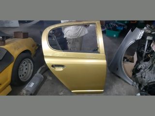 bontott TOYOTA YARIS Jobb hátsó Ajtó (Üres lemez)