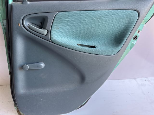 bontott TOYOTA YARIS Jobb hátsó Ajtó (Üres lemez)