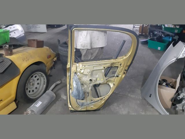 bontott TOYOTA YARIS Jobb hátsó Ajtó (Üres lemez)