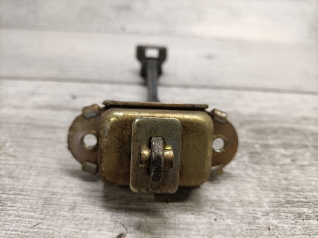 bontott TOYOTA YARIS Jobb hátsó Ajtóhatároló