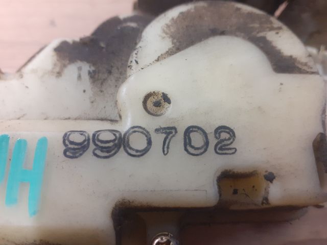 bontott TOYOTA YARIS Jobb hátsó Ajtózár