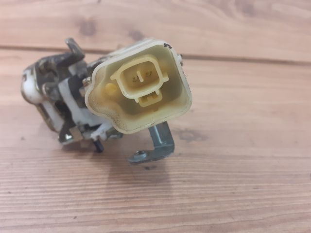 bontott TOYOTA YARIS Jobb hátsó Ajtózár