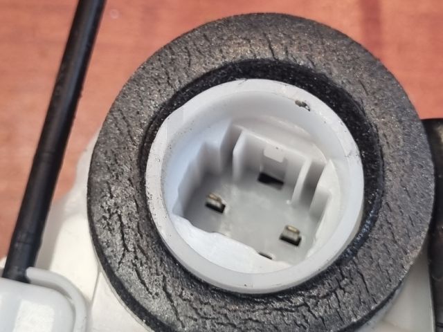 bontott TOYOTA YARIS Jobb hátsó Ajtózár