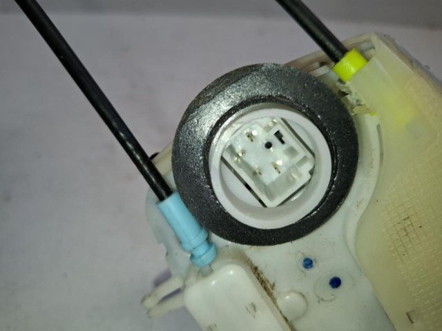 bontott TOYOTA YARIS Jobb hátsó Ajtózár