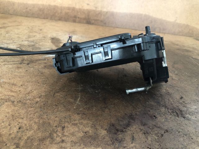 bontott TOYOTA YARIS Jobb hátsó Ajtózár