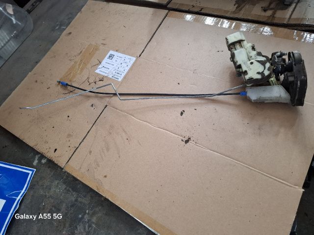 bontott TOYOTA YARIS Jobb hátsó Ajtózár