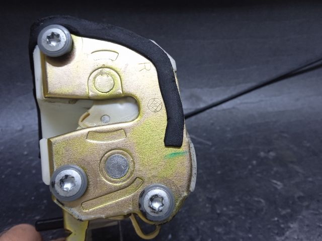 bontott TOYOTA YARIS Jobb hátsó Ajtózár