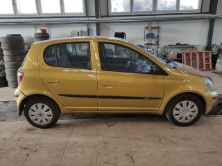 bontott TOYOTA YARIS Jobb hátsó Ajtózár