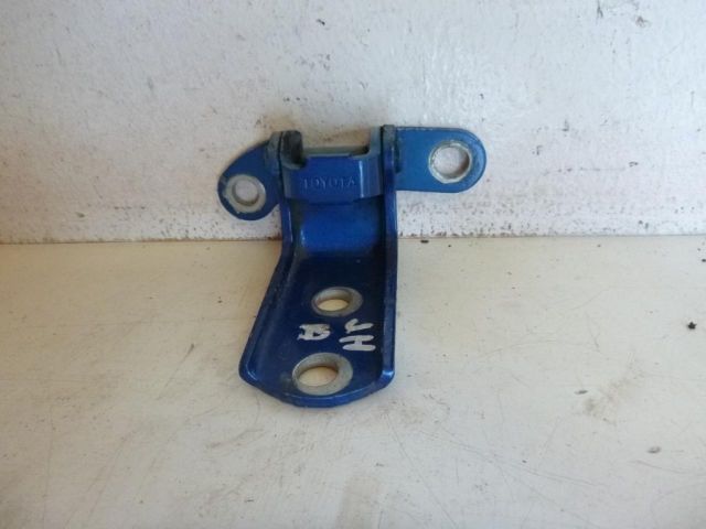 bontott TOYOTA YARIS Jobb hátsó Alsó Zsanér