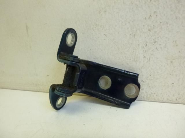 bontott TOYOTA YARIS Jobb hátsó Alsó Zsanér