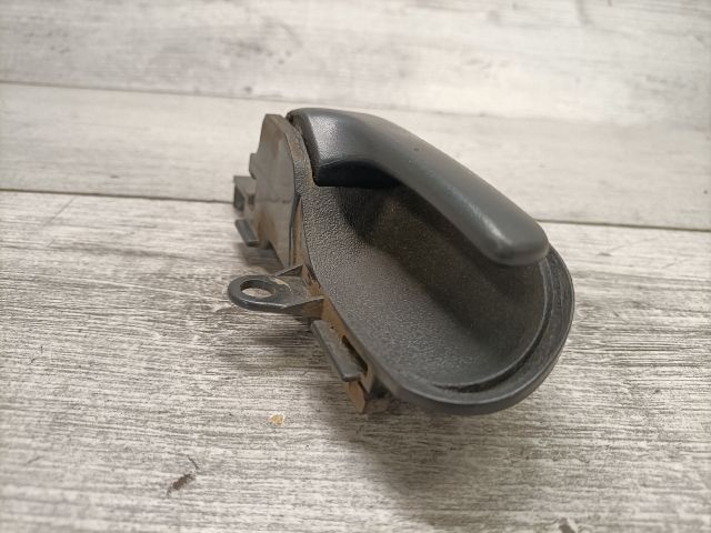 bontott TOYOTA YARIS Jobb hátsó Belső Kilincs