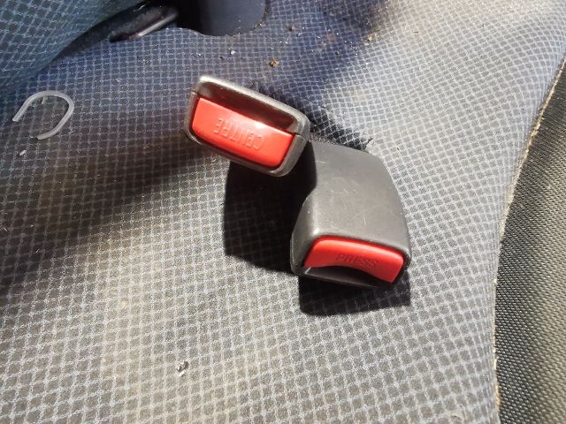 bontott TOYOTA YARIS Jobb hátsó Biztonsági Öv Csat