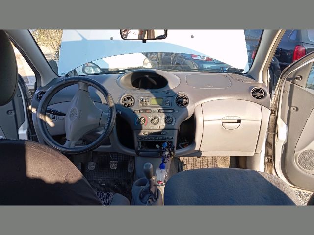 bontott TOYOTA YARIS Jobb hátsó Biztonsági Öv Csat