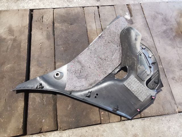 bontott TOYOTA YARIS Jobb hátsó Csomagtér Burkolat (Műanyag)