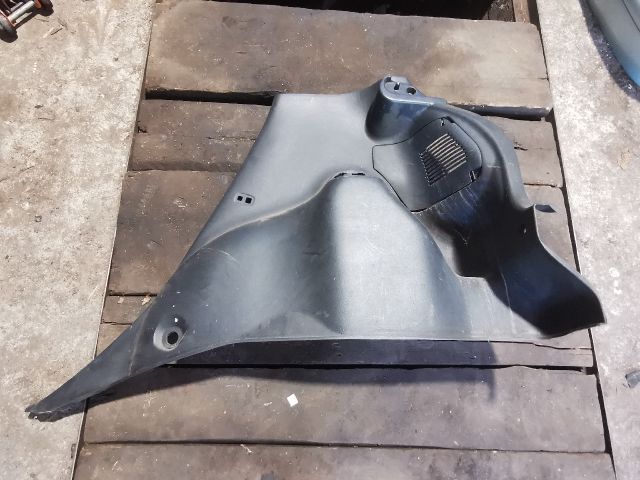 bontott TOYOTA YARIS Jobb hátsó Csomagtér Burkolat (Műanyag)