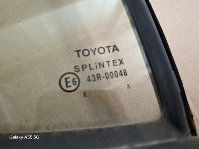 bontott TOYOTA YARIS Jobb hátsó Fixüveg (Ajtóban)