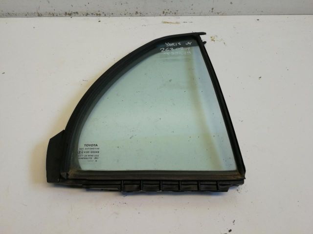 bontott TOYOTA YARIS Jobb hátsó Fixüveg (Ajtóban)