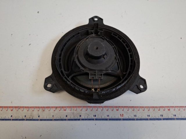 bontott TOYOTA YARIS Jobb hátsó Hangszóró