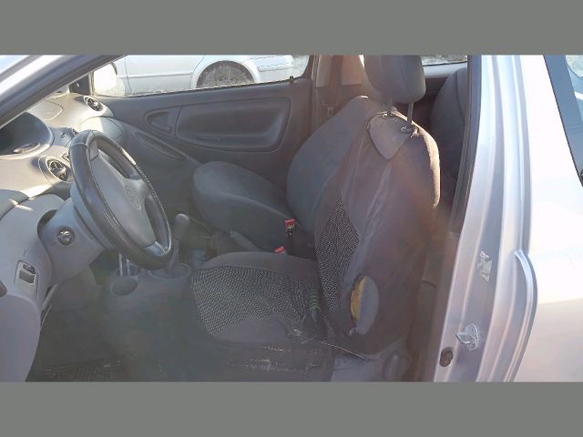 bontott TOYOTA YARIS Jobb hátsó Kapaszkodó (Felső)