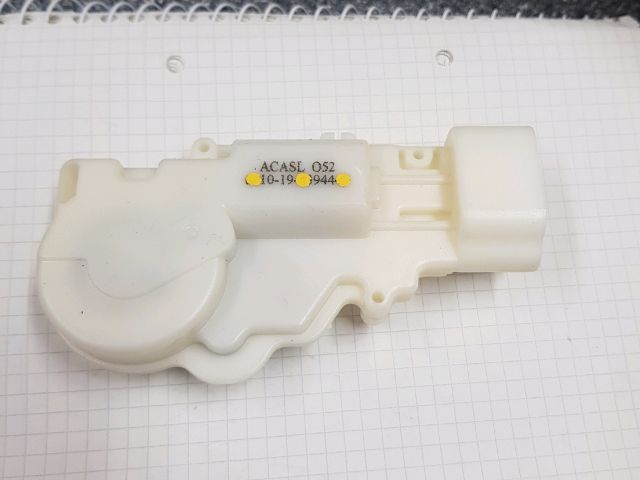 bontott TOYOTA YARIS Jobb hátsó Központizár Motor