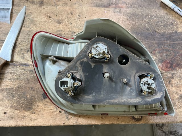 bontott TOYOTA YARIS Jobb Hátsó Lámpa