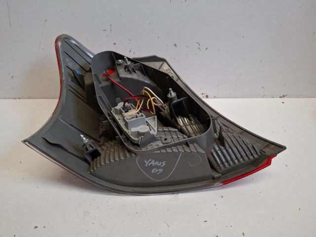 bontott TOYOTA YARIS Jobb Hátsó Lámpa