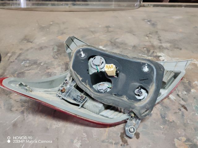 bontott TOYOTA YARIS Jobb Hátsó Lámpa