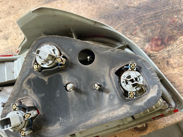 bontott TOYOTA YARIS Jobb Hátsó Lámpa