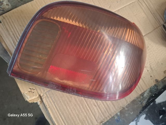 bontott TOYOTA YARIS Jobb Hátsó Lámpa