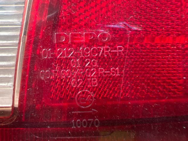 bontott TOYOTA YARIS Jobb Hátsó Lámpa