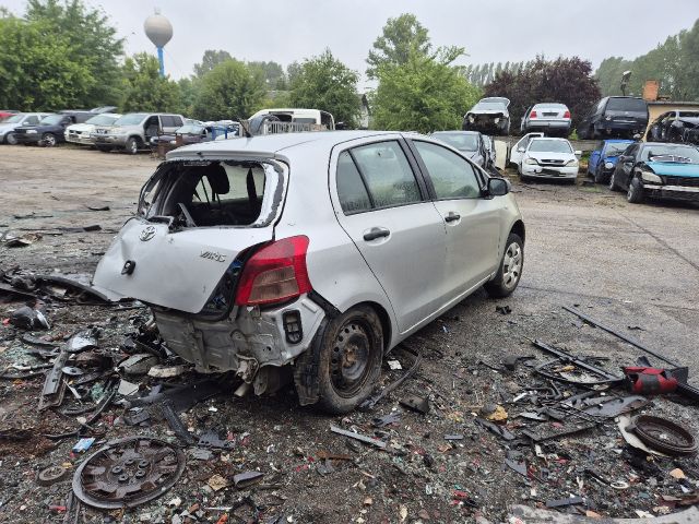 bontott TOYOTA YARIS Jobb Hátsó Lámpa