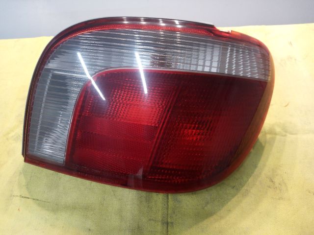 bontott TOYOTA YARIS Jobb Hátsó Lámpa