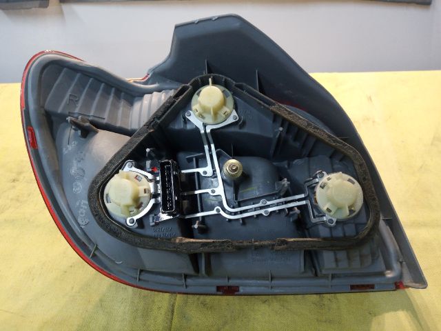 bontott TOYOTA YARIS Jobb Hátsó Lámpa