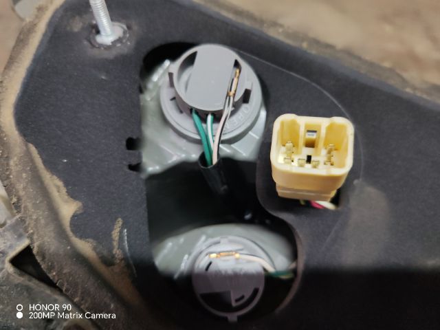 bontott TOYOTA YARIS Jobb Hátsó Lámpa