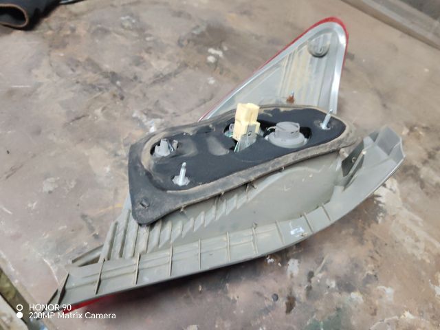 bontott TOYOTA YARIS Jobb Hátsó Lámpa